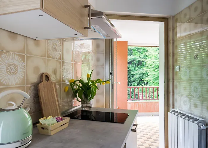 Armida - 1976 Apartment