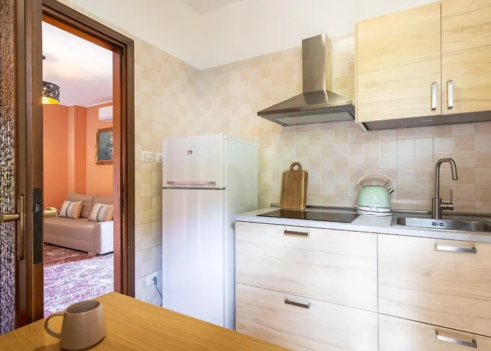 Armida - 1976 Apartment